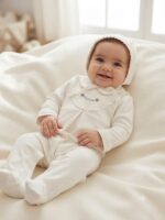 جزئیات دوخت، یقه عروسکی و کیفیت پارچه ارگانیک سرهمی نوزادی بگی